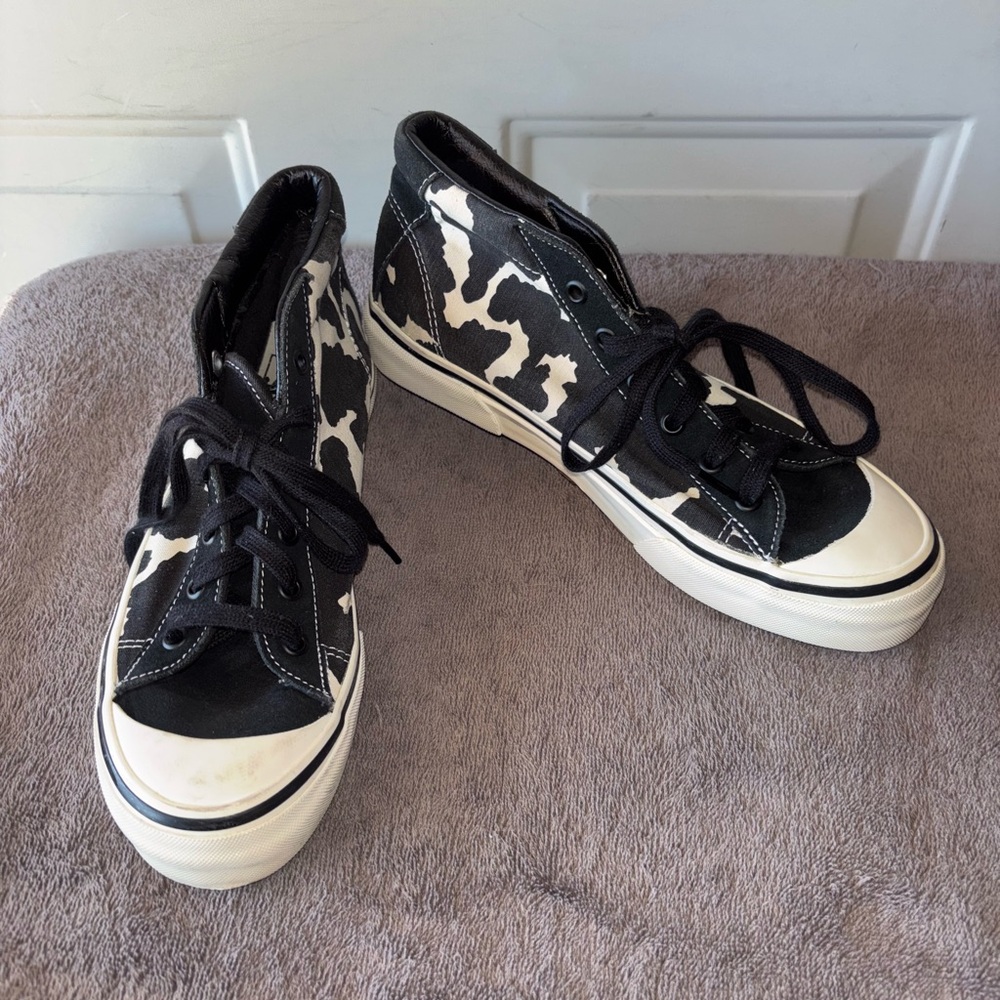 Vans high top Style 29 sample cow print shoes size 7.5 Mens 9 Womens